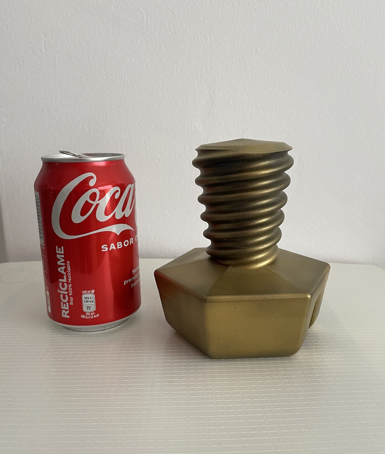 Ratchet and Clank Gold bolt 3D Resin Printed 5”inch - Imagen 3